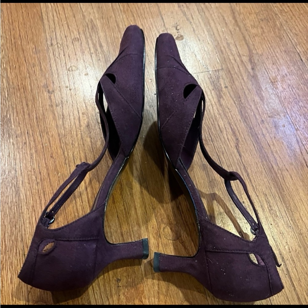 Elegant Purple Women's strappy 925 pm collection heels - Picture 4 of 6